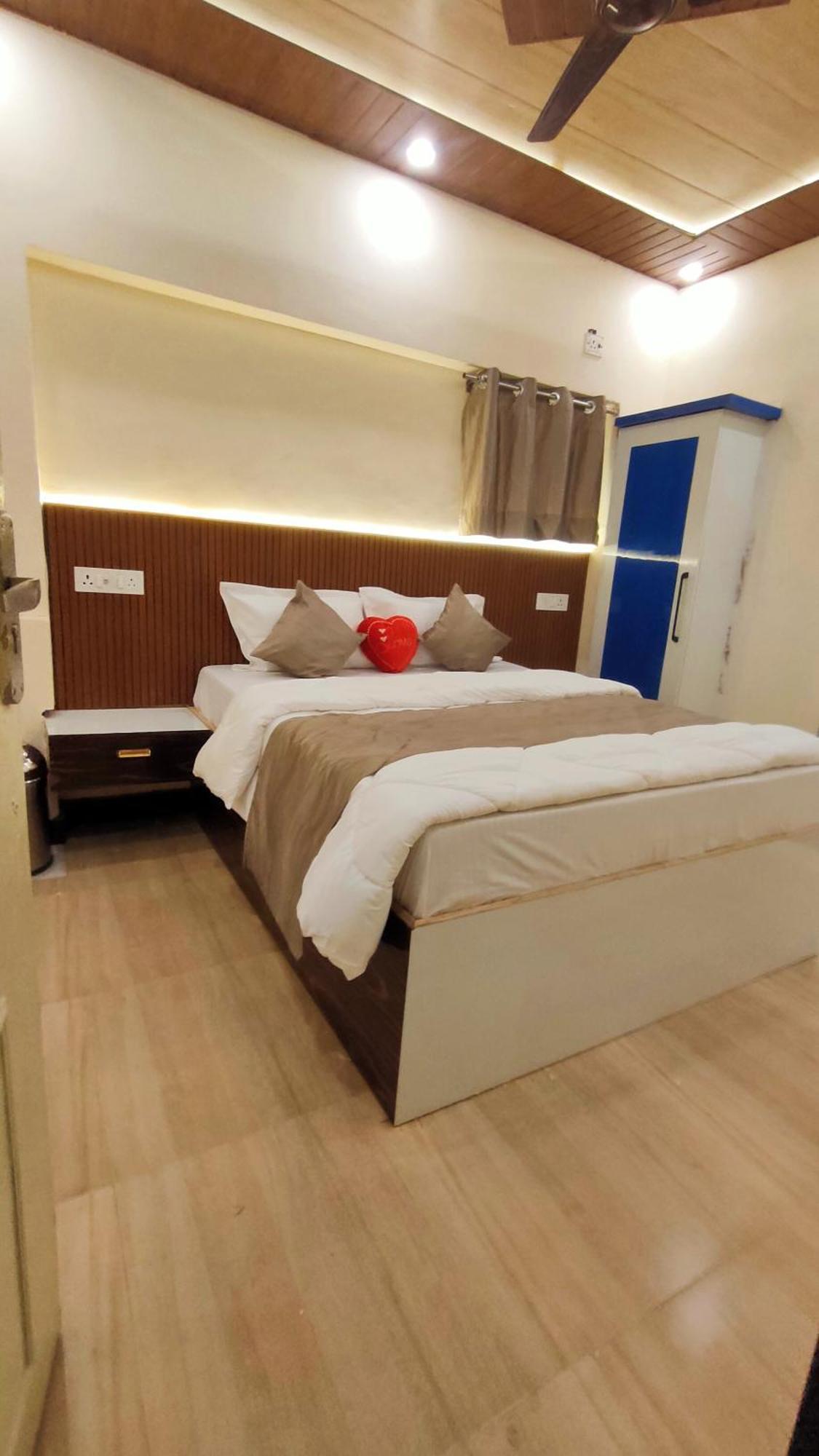 Sri Krishna Residency Hotel Varanasi Ngoại thất bức ảnh