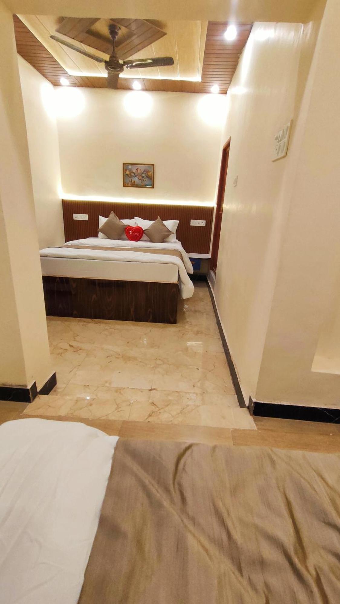 Sri Krishna Residency Hotel Varanasi Ngoại thất bức ảnh