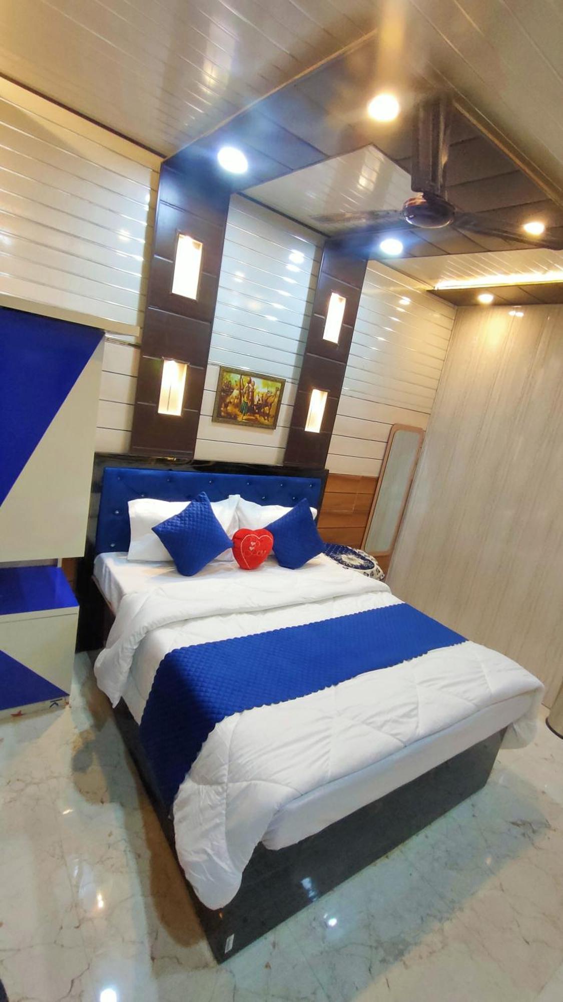 Sri Krishna Residency Hotel Varanasi Ngoại thất bức ảnh