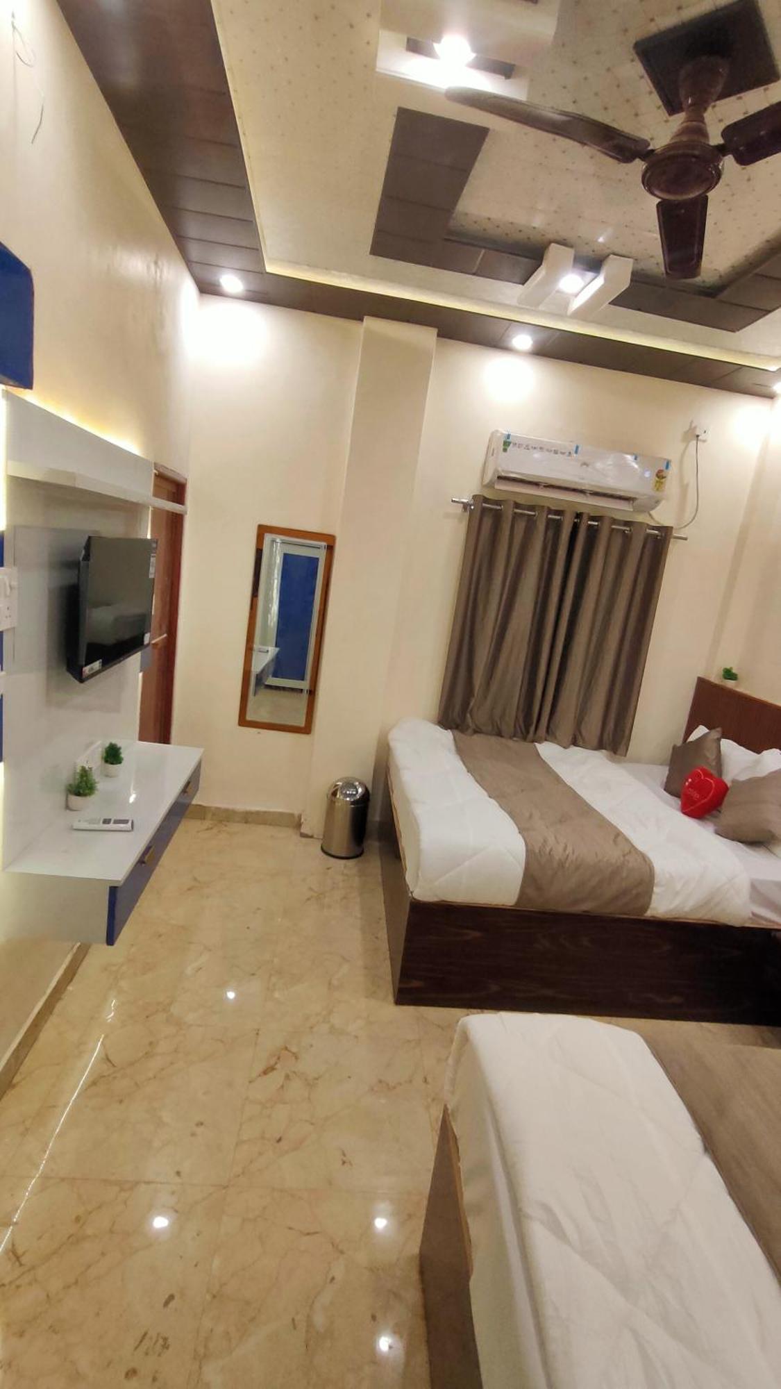 Sri Krishna Residency Hotel Varanasi Ngoại thất bức ảnh