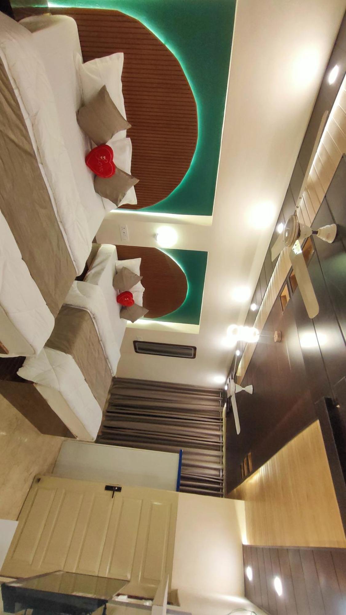 Sri Krishna Residency Hotel Varanasi Ngoại thất bức ảnh