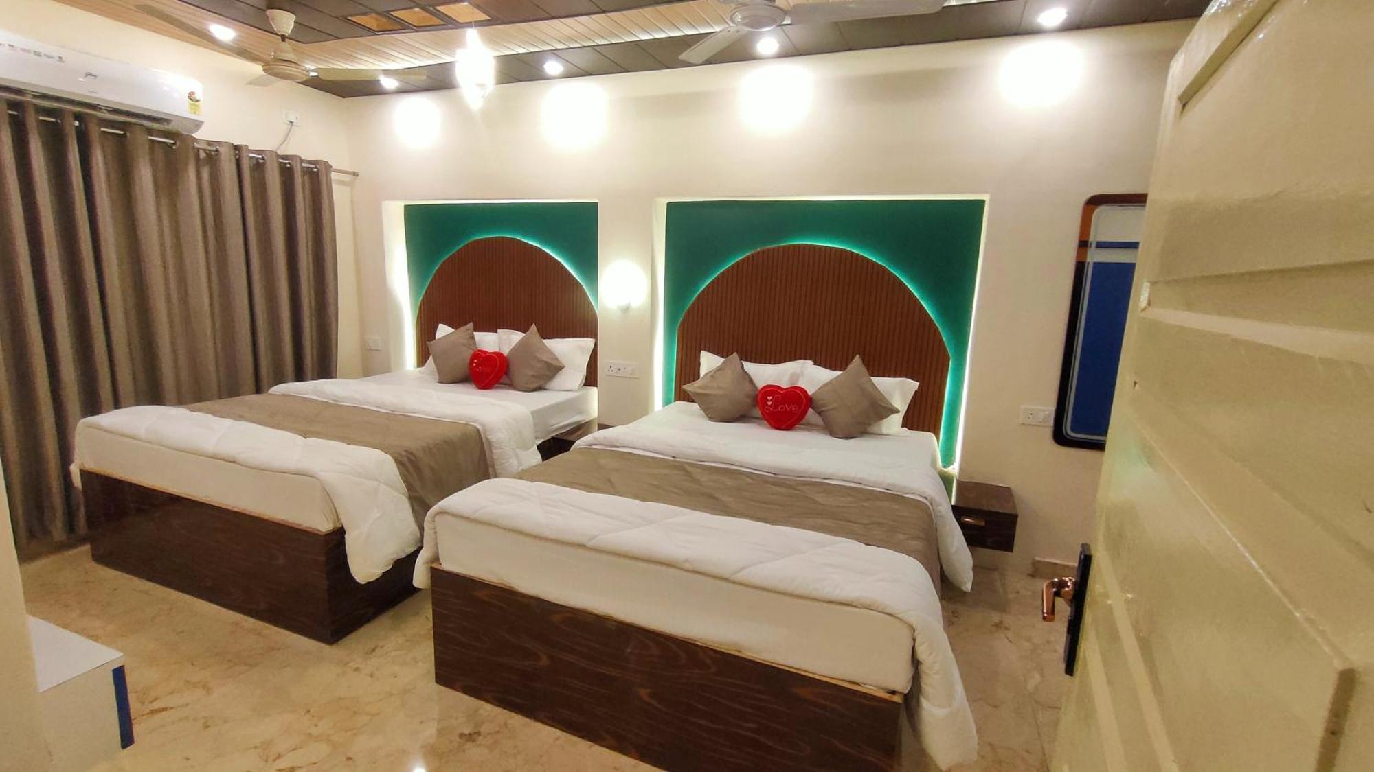 Sri Krishna Residency Hotel Varanasi Ngoại thất bức ảnh