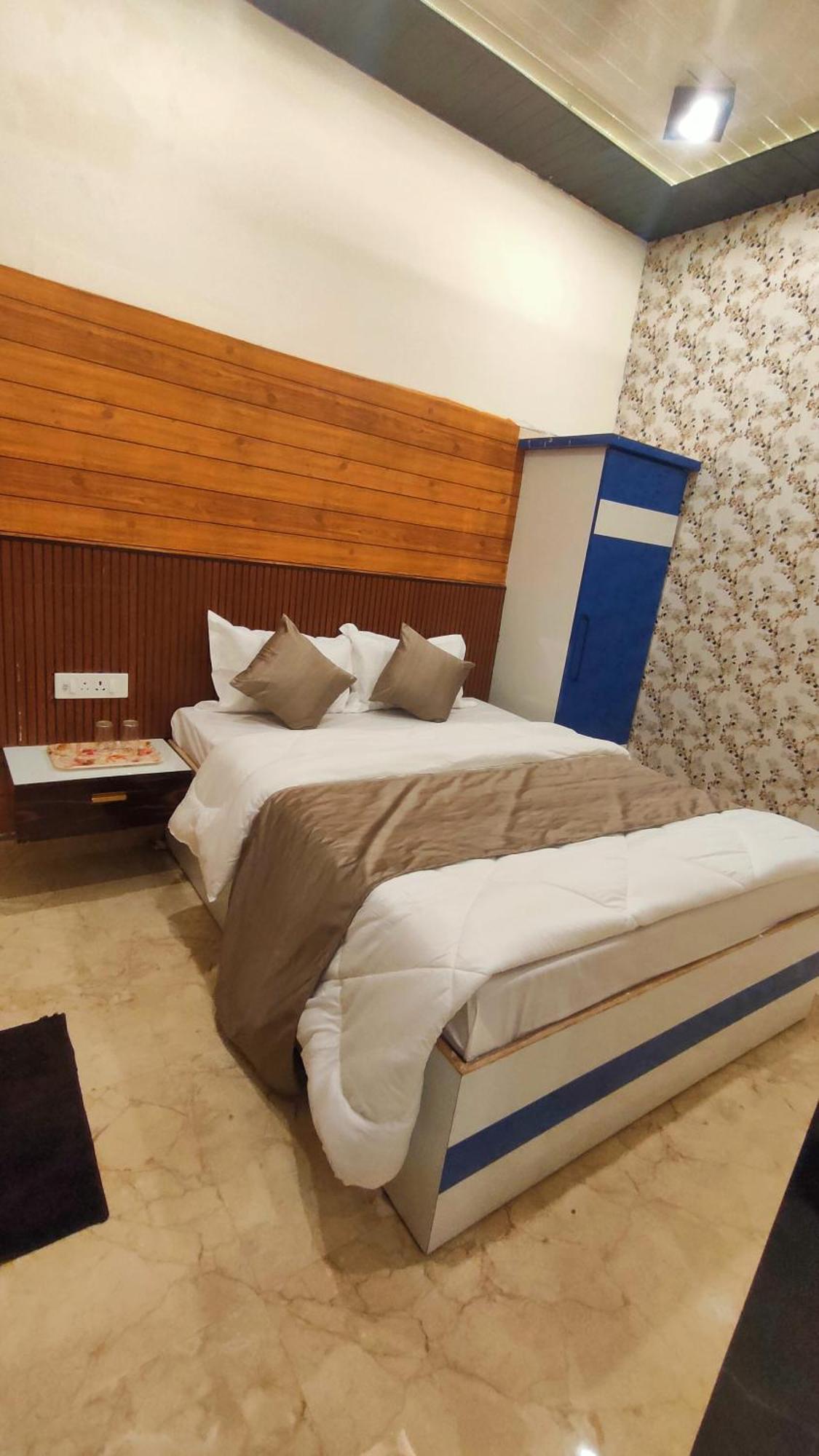 Sri Krishna Residency Hotel Varanasi Ngoại thất bức ảnh