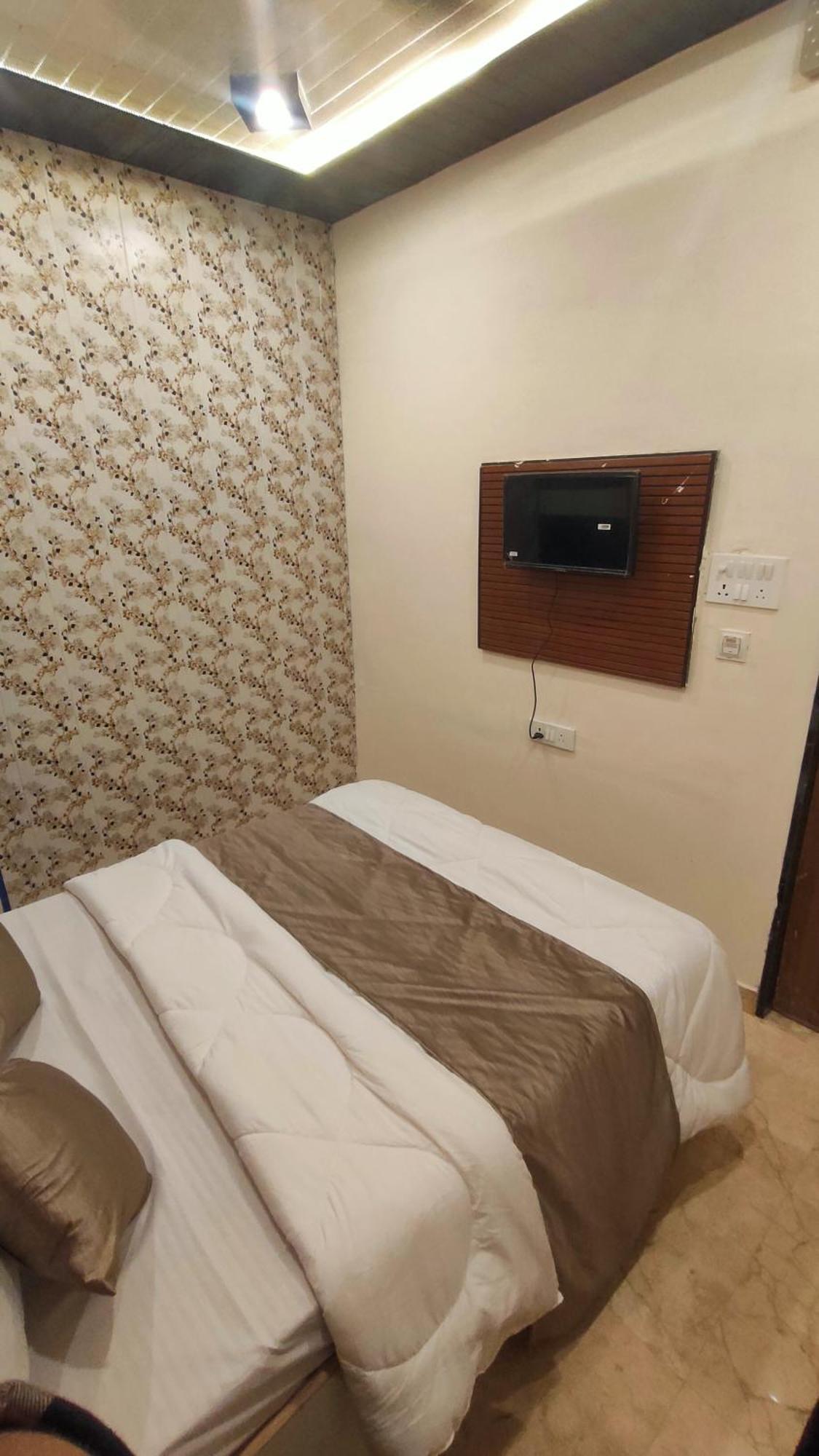 Sri Krishna Residency Hotel Varanasi Ngoại thất bức ảnh