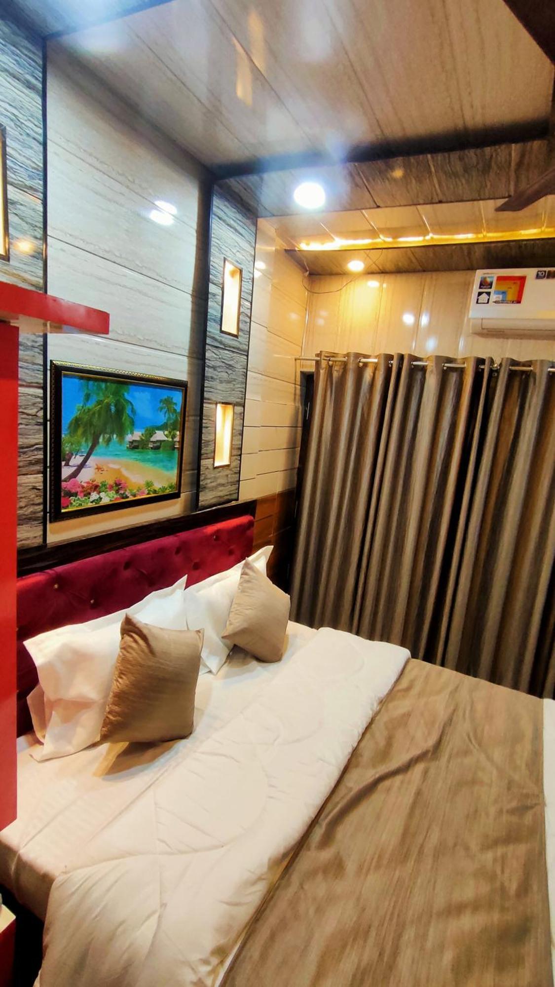 Sri Krishna Residency Hotel Varanasi Ngoại thất bức ảnh
